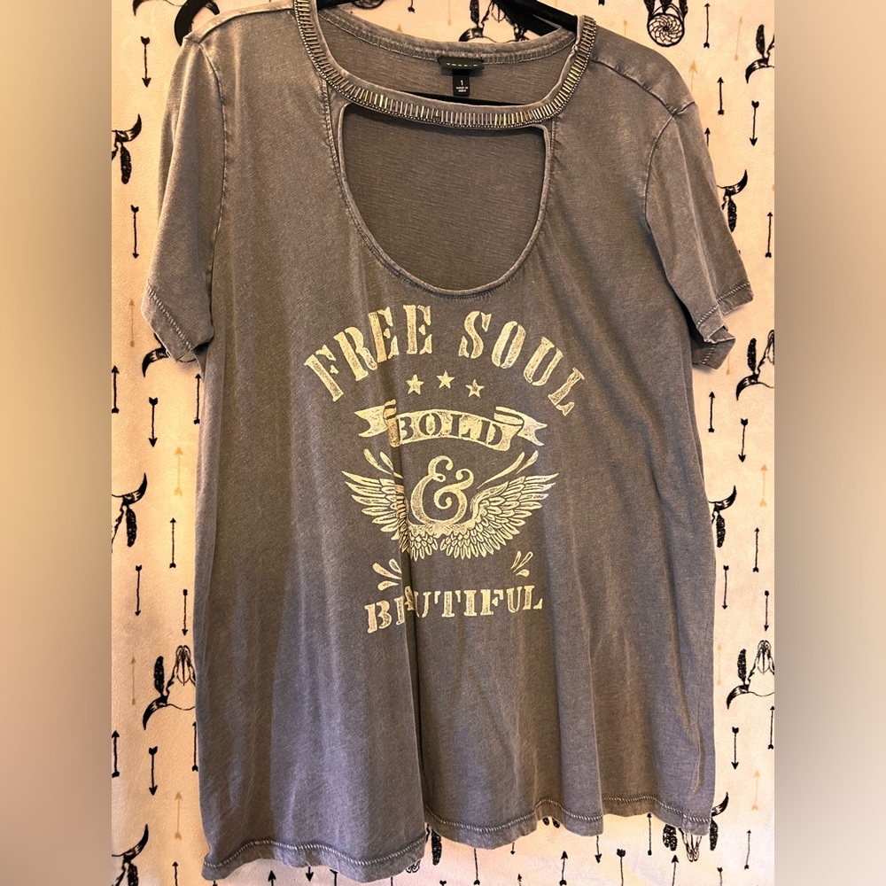 Torrid size 1 T-shirt